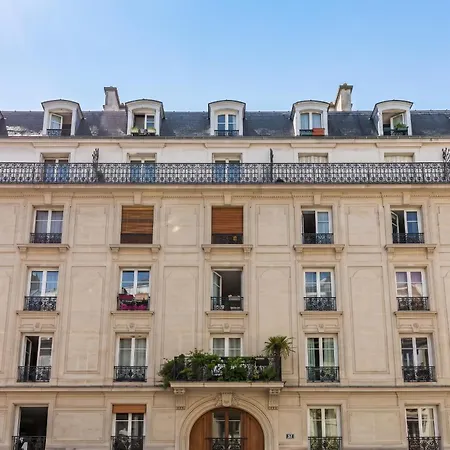 Moderne A Paris, 13 M² - Emplacement *